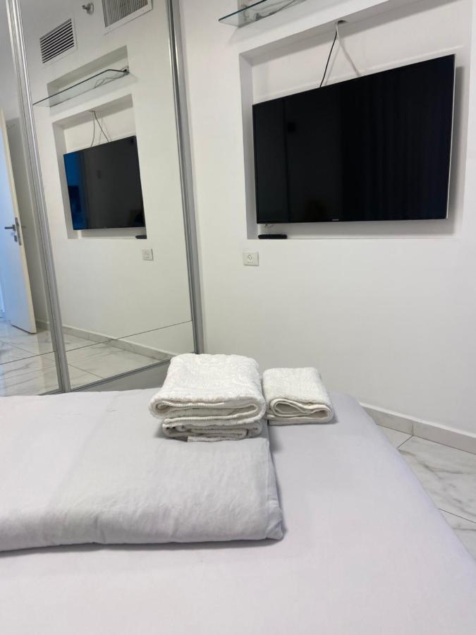 Amazing Suite On The Sea-סוויטה מדהימה על הים Bat Yam Eksteriør bilde