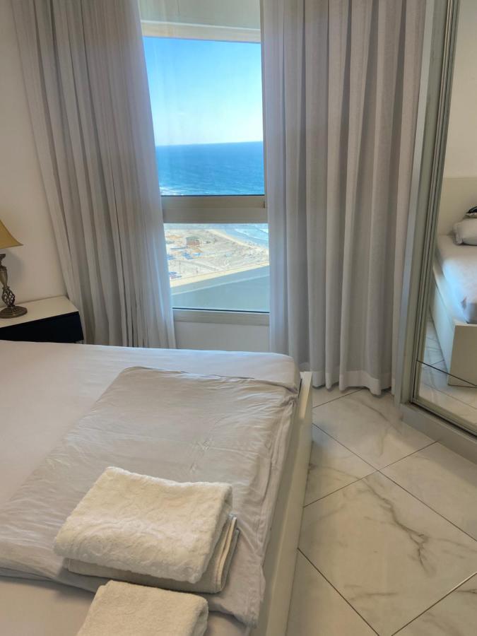 Amazing Suite On The Sea-סוויטה מדהימה על הים Bat Yam Eksteriør bilde