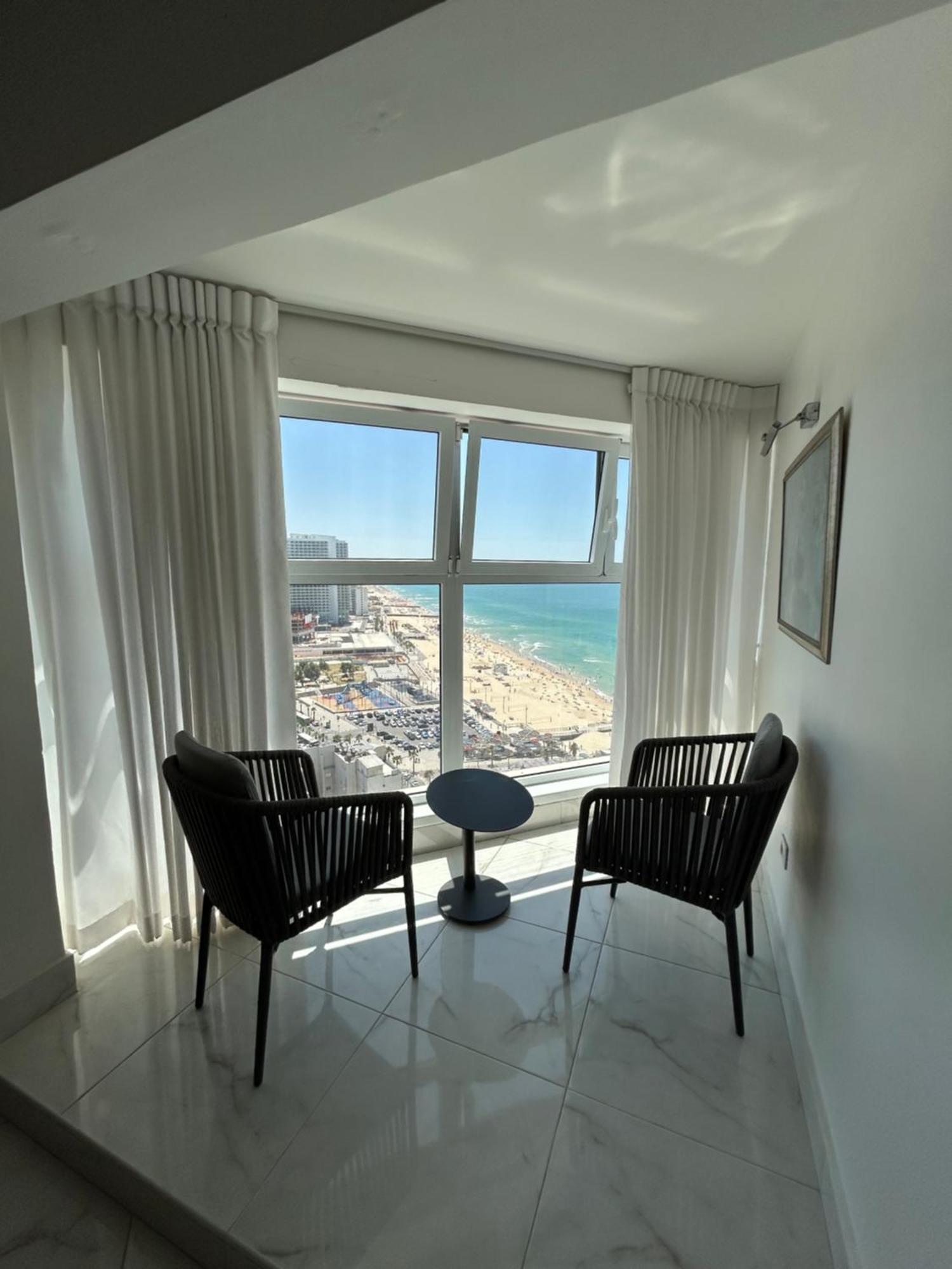 Amazing Suite On The Sea-סוויטה מדהימה על הים Bat Yam Eksteriør bilde